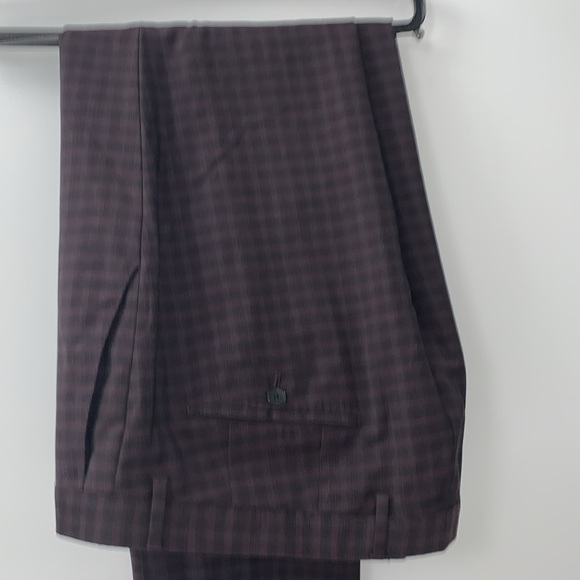 Hugo Boss men’s dress pants size 36”waist and a 33” inseam. EUC. 100% Wool. - Picture 4 of 16